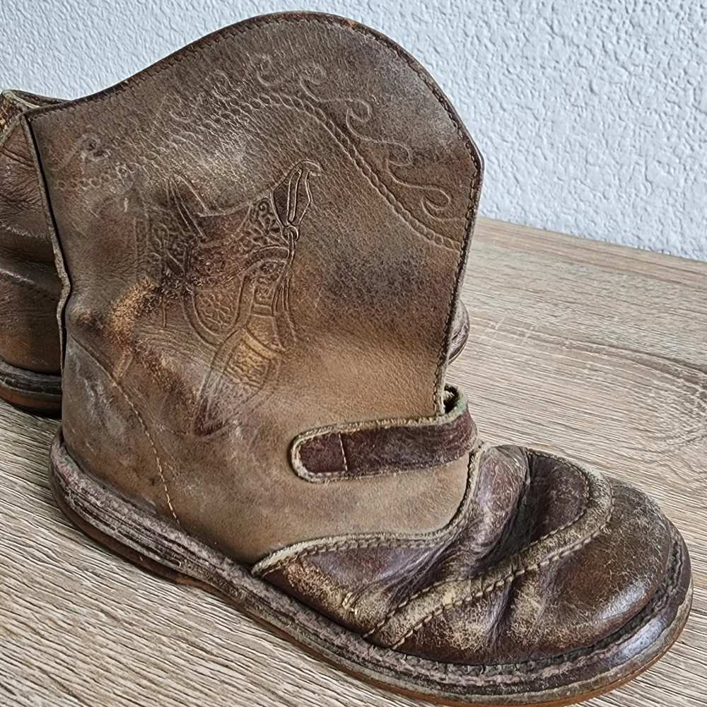 VINTAGE 50s Brown Leather Cowboy Toddler Western Boots